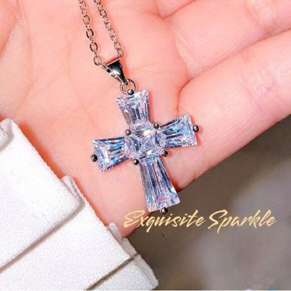 💖Gorgeous  Sparkling Cz cross pendant on a 24” Silver Snake chain - Picture 1 of 16